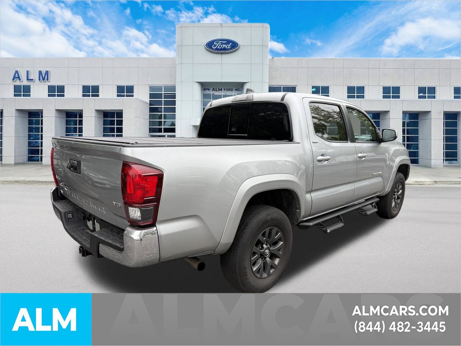 Used 2023 Toyota Tacoma SR5 AWD/4WD image 8