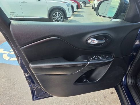 Used 2016 Jeep Cherokee Limited AWD/4WD image 13