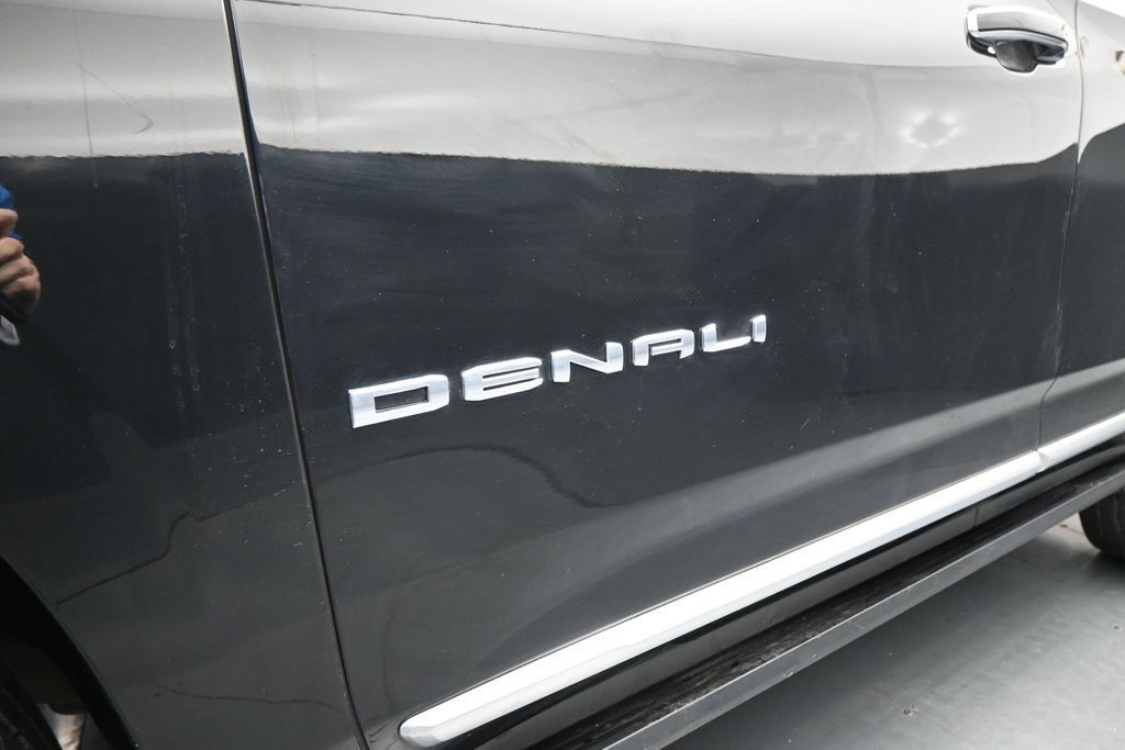 Used 2021 GMC Yukon Denali w/ Denali Premium Package AWD/4WD image 9