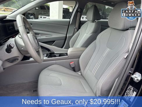 Used 2025 Hyundai Elantra SEL FWD image 34