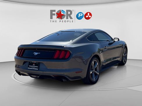 Used 2017 Ford Mustang Coupe RWD image 5