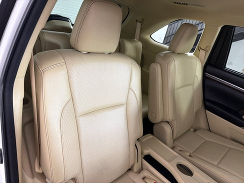 Used 2016 Toyota Highlander Limited FWD image 24
