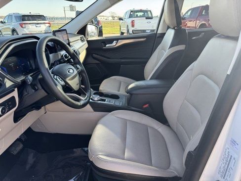 Certified 2022 Ford Escape Titanium w/ Class II Trailer Tow Package image 12