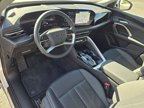 Certified 2025 Audi Q5 Premium w/ Convenience Package image 2