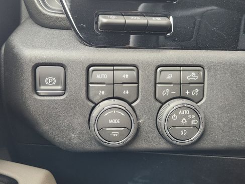 New 2026 Chevrolet Silverado 2500 ZR2 image 23