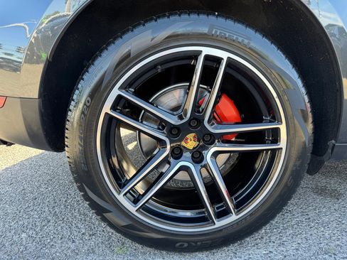 Used 2021 Porsche Macan image 9
