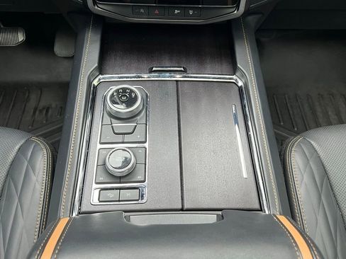 Used 2022 Ford Expedition Platinum image 13