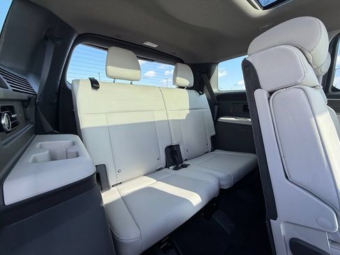 Certified 2024 Hyundai Santa Fe Limited FWD image 29