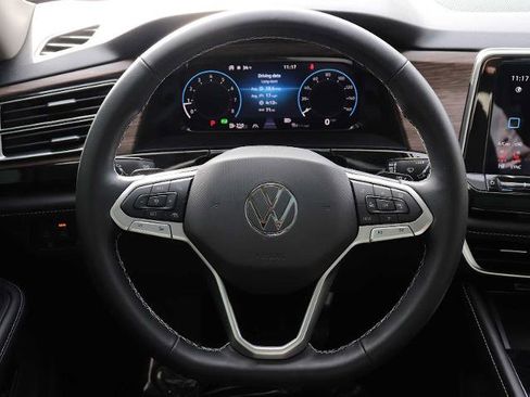 Used 2024 Volkswagen Atlas SEL image 32