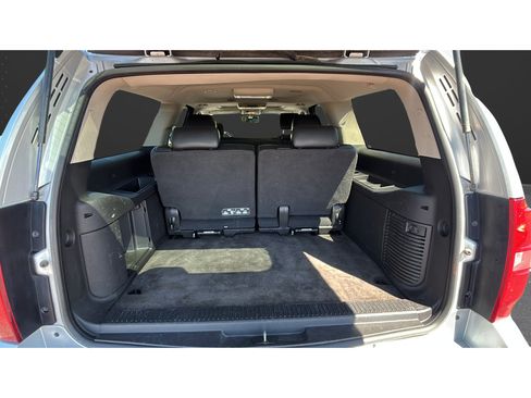 Used 2014 Chevrolet Suburban LT AWD/4WD image 19