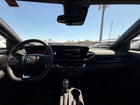 Used 2025 Buick Envista Preferred FWD image 32