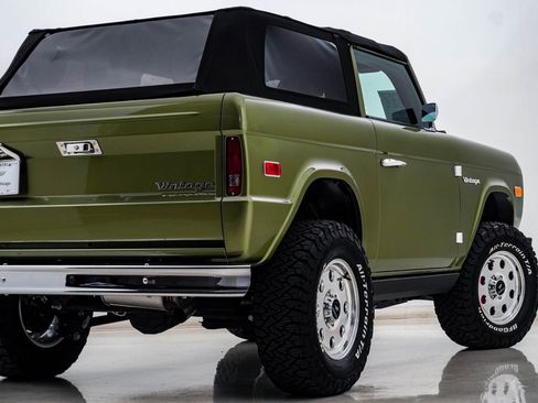 Used 2024 Ford Bronco Black Diamond image 11