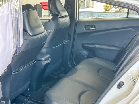 Used 2020 Toyota Prius Prime XLE FWD image 18