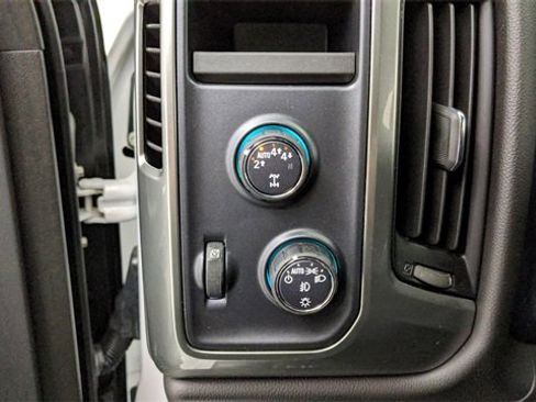 Used 2018 Chevrolet Silverado 1500 LT w/ All Star Edition image 48