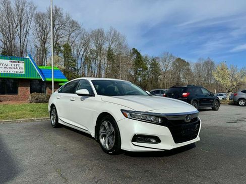 Used 2019 Honda Accord EX image 3