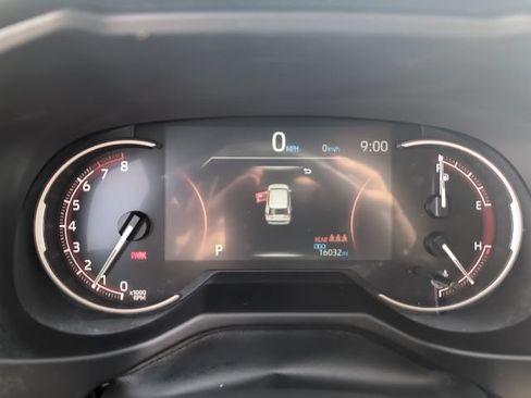 Used 2025 Toyota RAV4 LE AWD/4WD image 18