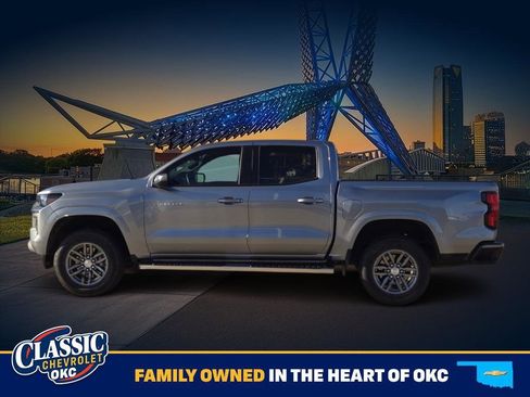 Used 2024 Chevrolet Colorado LT w/ LT Convenience Package II image 4