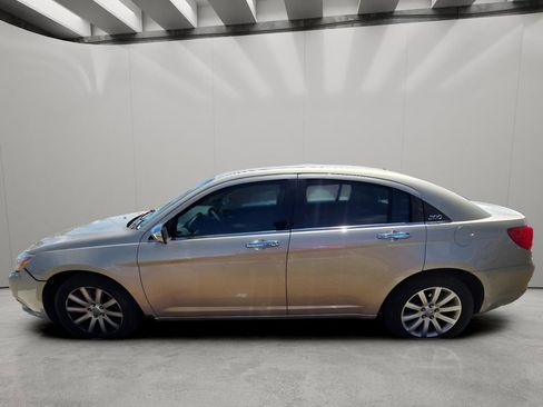 Used 2014 Chrysler 200 Limited w/ Sun/Sound Group FWD image 3