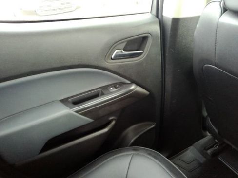 Used 2022 Chevrolet Colorado Z71 AWD/4WD image 31