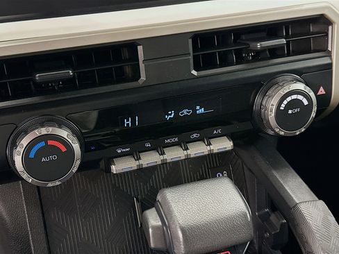 Used 2024 Toyota Tacoma TRD Sport image 24