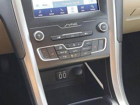 Used 2019 Ford Fusion SEL image 24