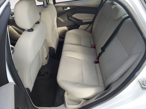 Used 2018 Ford Focus SE FWD image 22
