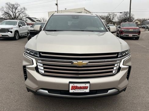 Used 2024 Chevrolet Suburban High Country image 2
