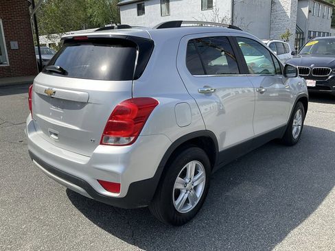 Used 2019 Chevrolet Trax LT w/ LT Convenience Package FWD image 5