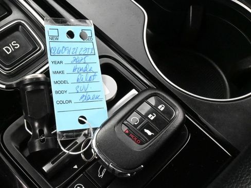 Used 2025 Honda Pilot EX-L image 32