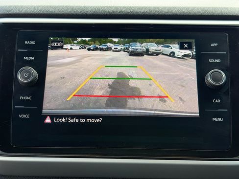 Used 2023 Volkswagen Atlas Cross Sport SE w/ Panoramic Sunroof Package FWD image 32