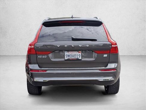 Used 2022 Volvo XC60 T8 Inscription Expression w/ Advanced Package AWD/4WD image 7