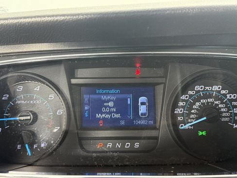 Used 2018 Ford Taurus SEL FWD image 15