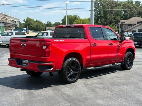 Used 2025 Chevrolet Silverado 1500 Custom w/ Turbomax Blackout Package AWD/4WD image 3