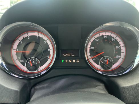 Used 2018 Dodge Grand Caravan SXT w/ Blacktop Package FWD image 17