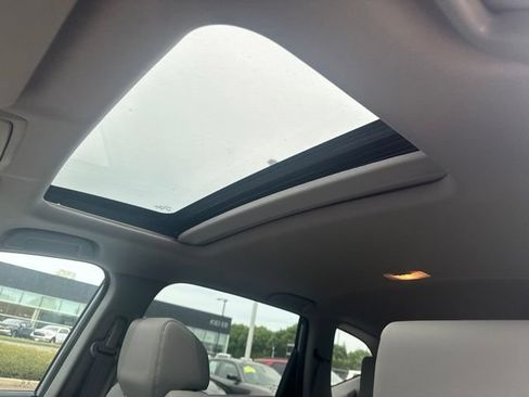 Used 2018 Honda CR-V Touring image 8