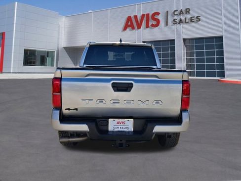 Used 2025 Toyota Tacoma TRD Off-Road image 9