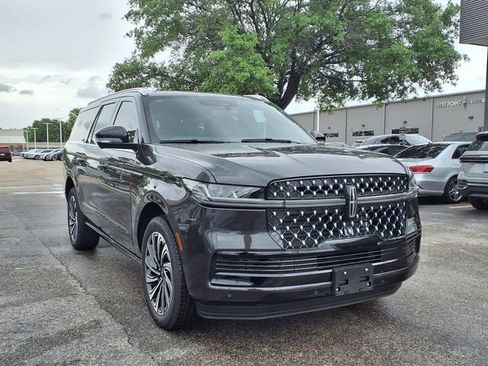 New 2025 Lincoln Navigator L Black Label image 4