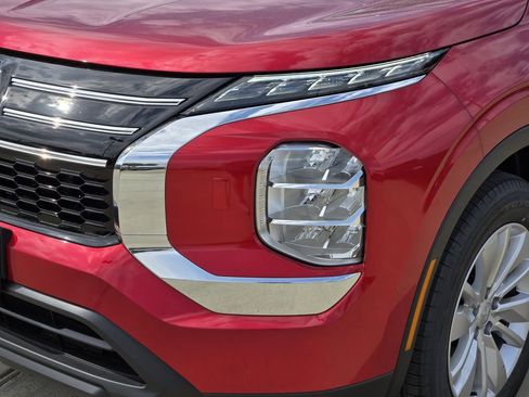 New 2026 Mitsubishi Outlander ES image 6