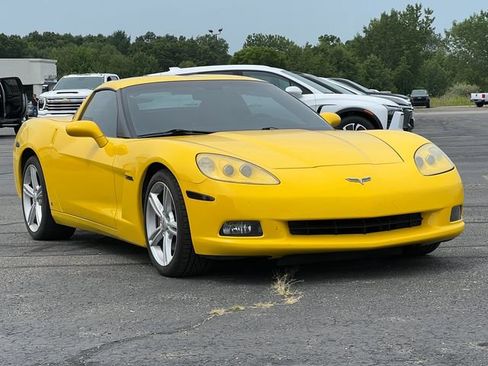 Used 2006 Chevrolet Corvette Coupe w/ Preferred Equipment Group RWD image 27