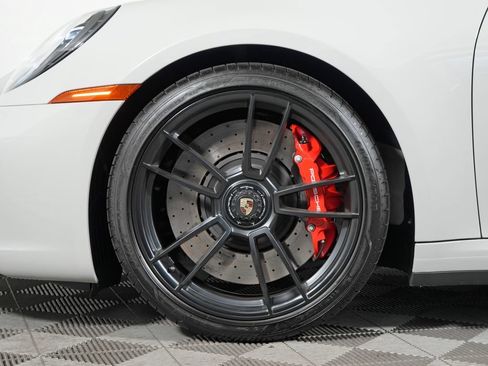 Certified 2024 Porsche 911 Targa 4 GTS AWD/4WD image 20