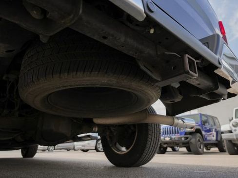 Used 2015 Ford F150 Lariat image 7