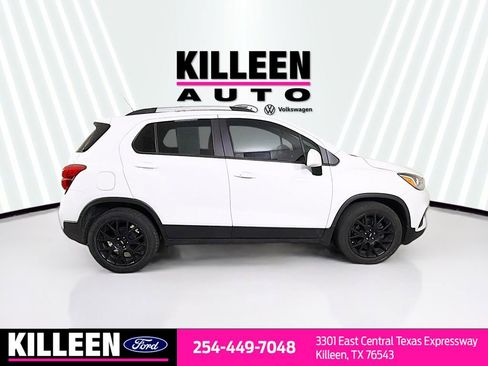 Used 2021 Chevrolet Trax LT w/ Sport Edition image 9
