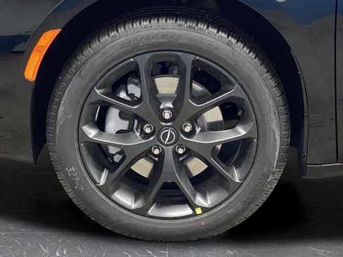 New 2026 Chrysler Pacifica Limited w/ S Appearance Package AWD/4WD image 41