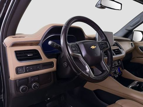 Used 2022 Chevrolet Tahoe Premier RWD image 9