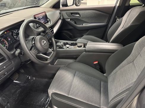 Used 2023 Nissan Rogue SV image 14