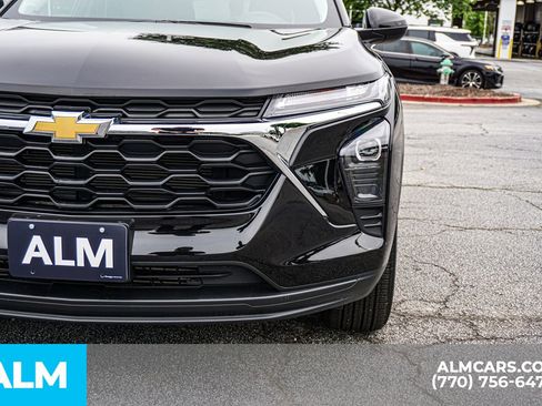 Used 2025 Chevrolet Trax LS w/ LS Convenience Package FWD image 18