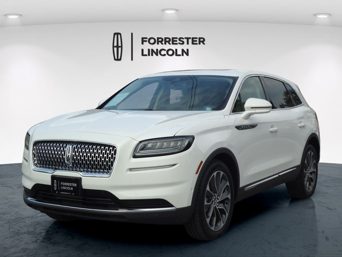 Used 2023 Lincoln Nautilus Reserve w/ Equipment Group 201A AWD/4WD image 7