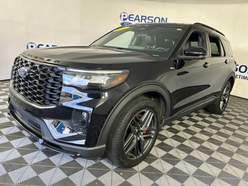 Used 2025 Ford Explorer ST-Line w/ ST-Line Street Pack AWD/4WD image 1