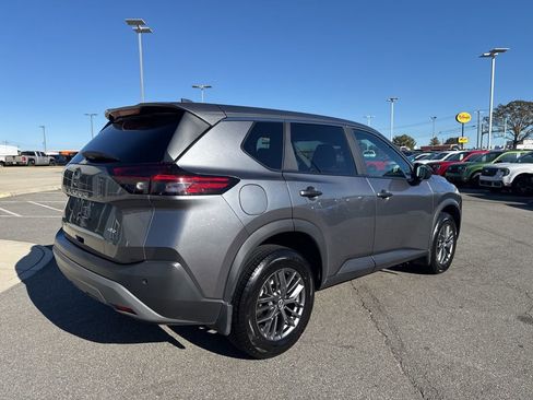 Used 2023 Nissan Rogue S image 3