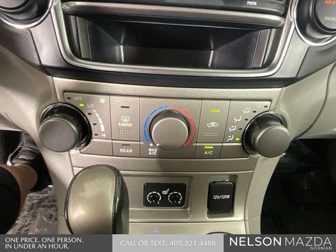 Used 2013 Toyota Highlander SE FWD image 36
